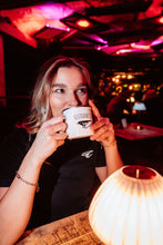 Lade das Bild in den Galerie-Viewer, ELSTERARTIG Emaille-Becher
